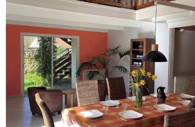 Maison de 4 Chambres Pour 10 Personnes Dont 8 Adultes