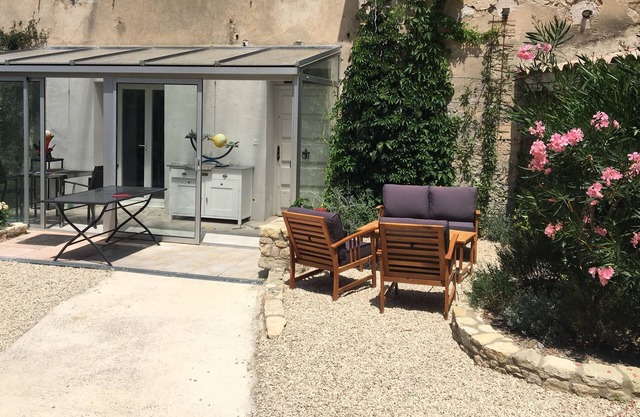 Casa en la Provenza a 15 minutos de Avignon para festivales! 5 minutos de encaje