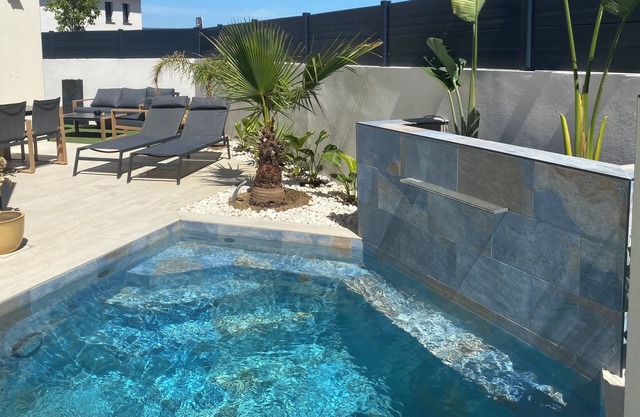 Maison / Piscine, Proche Plages