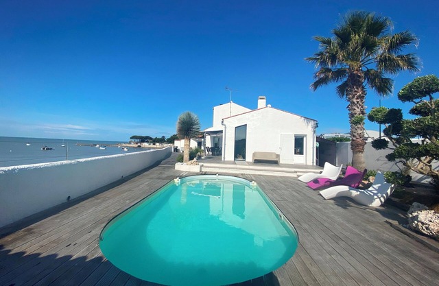 Casa con vista al mar, piscina climatizada, 6 personas a 10 minutos de La Rochelle