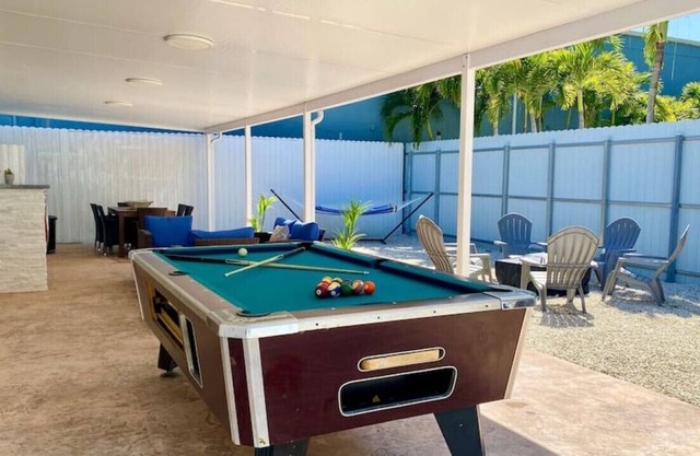 Majestic Hideaway/5 minutes away from Airport