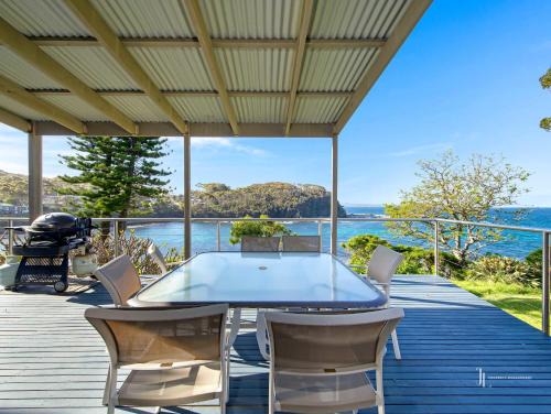 Malua Bay Waterfront Pet Friendly Cottage with WiFi