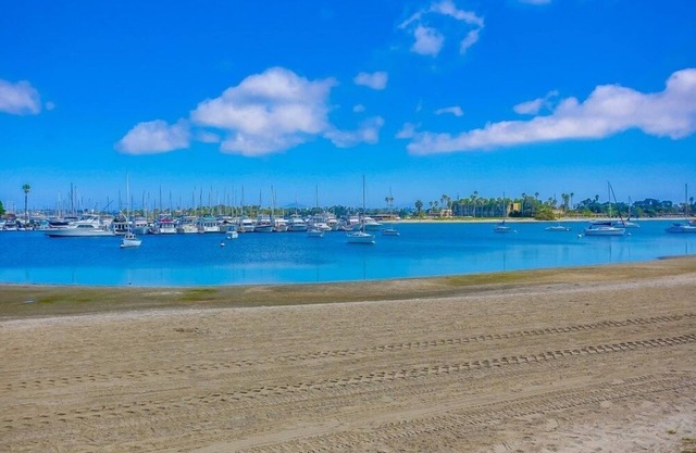 Manhattan Shores 3