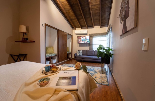 Mansión BR Villa con Piscina + Jacuzzi a 6 min de Provenza Medellín.