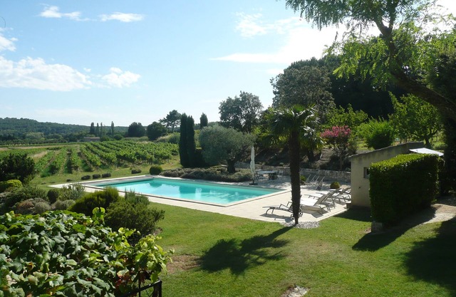 Auténtica casa de campo provenzal con aire acondicionado y piscina climatizada.