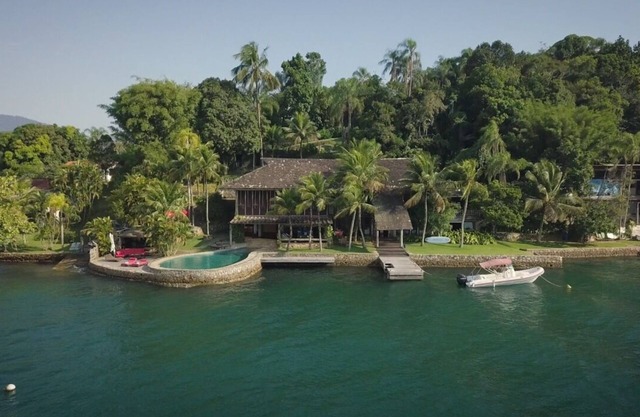 MANSIÓN EN UNA ISLA MARAVILLOSA EN ANGRA DOS REIS