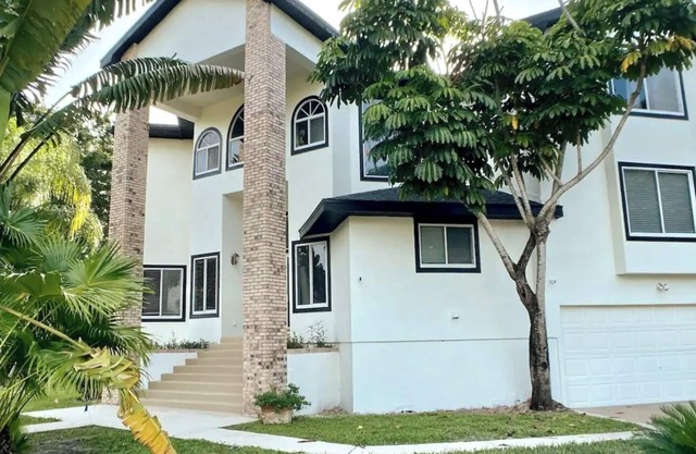 Mansion W/ Pool, Canal and Luxury Amenities!