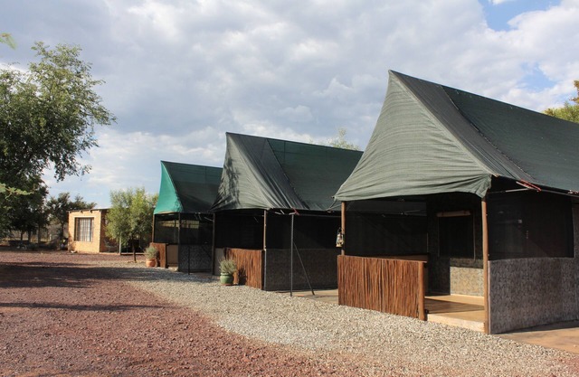 Marakele Animal Sanctuary-Safari Carpas