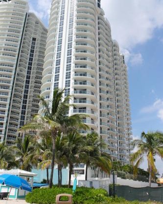 Marenas Resort PRIVATE UNIT daily refresh not included