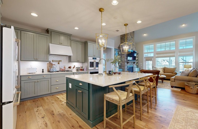 Marlin Chase home with resort amenities, patio, grill, balcony & pool