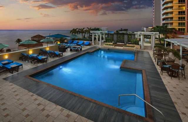 Marriott's BeachPlace Towers, Beach, Pool, Hot Tub