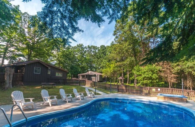 ¡Retiro acogedor de Martha de OVR con 2 hogares, jacuzzi y piscina! Min a Ohiopyle!