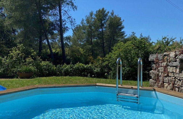 Provencal farmhouse on 800m² of land