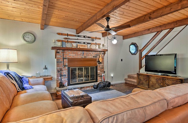Masthope Mountain Resort Home w / Deck, Acceso a la piscina!