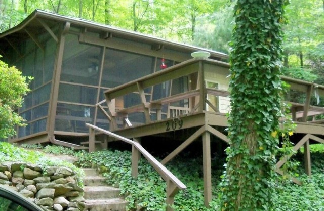 Mathews 'Mansion, una cabaña junto a un lago de montaña