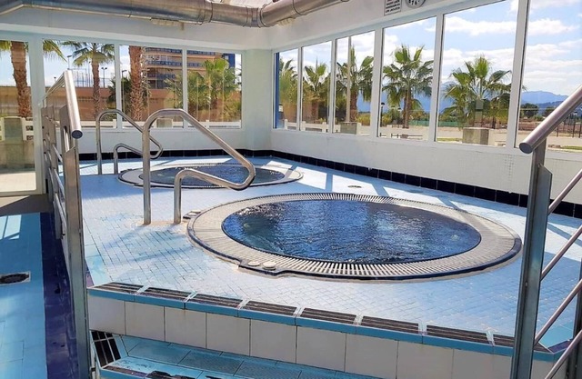 MAXIMO EQUIPAMIENTO. IDEAL RELAX PAREJAS O FAMILAS. JUNTO AL MAR...