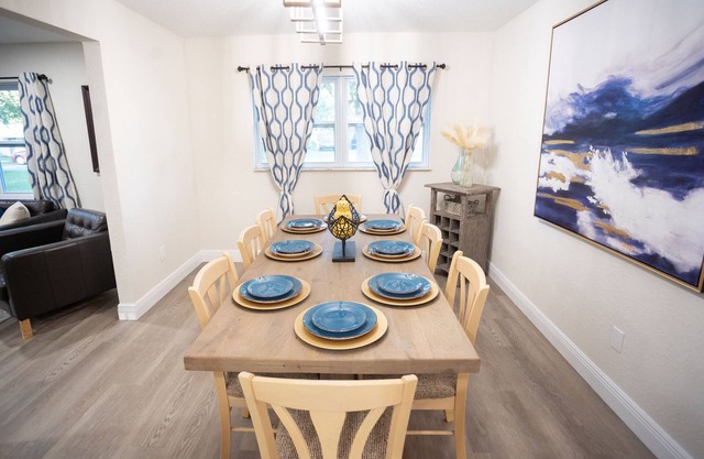 Mayfair Forrest Retreat ! Come and Enjoy our Clean and Spacious home sleeps 18!