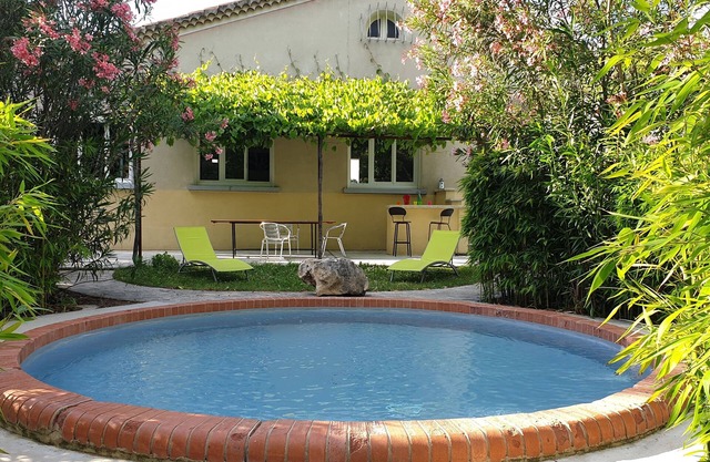 Mazet des Farfadets: casa de campo con piscina