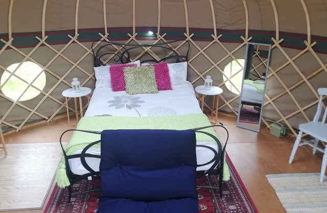 Grande-Yurt-Baño Privado-Vista al campo