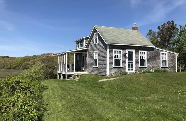 En Menemsha Village - Sunset House