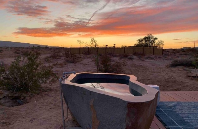 Cabaña Mesquite Acogedor y romántico con enorme bañera de granito de aguas termales privadas
