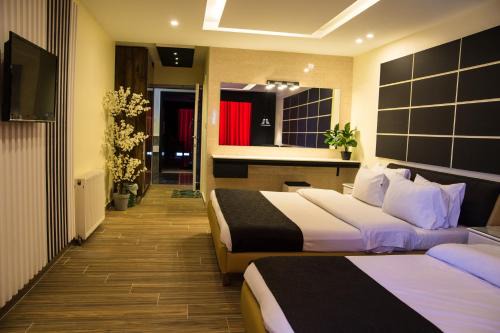 Metropole Hotel