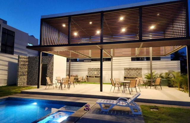 Residencia Mia Nuevo Vallarta, casa club con piscina, a unos minutos de la playa