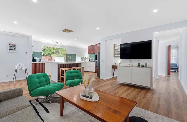 Double families Holiday House Ardross in Mid Century style newly renovated