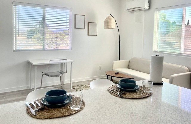 Mid-century Modern 1-bedroom in San Diego