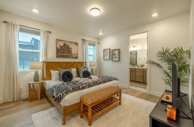 Midnight Manor-Modern-Spacious