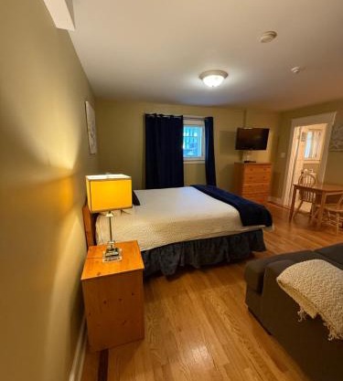 Midstream Manor Unit 1, Studio