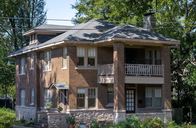 Midtown / Central Gardens Duplex