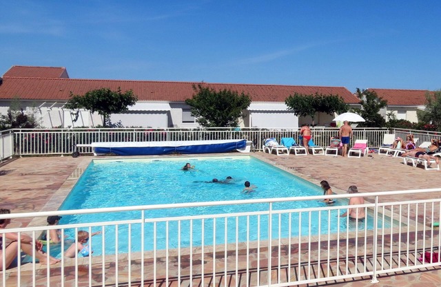 Mini Villa 3 * en estilo mediterráneo a 100 m del mar, piscina climatizada