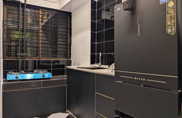 Minimalist Apt at DAC Intl Airport Msg to Avail Special Offer for Flight Catcher