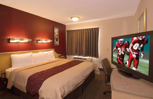 Minutes from The Alamo | Budget-friendly Stay | Pets are Allowed