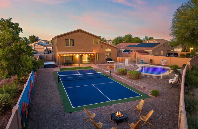 Mirage Peak Manor Luxury Villa w/ Pool Spa Pickleball & Games Hosted by Relaxtay