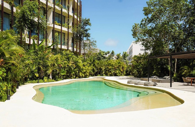 Mistiq Gardens