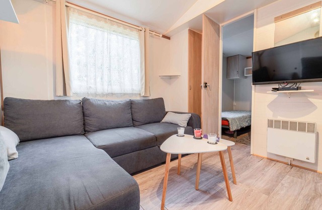 Casa móvil 2 habitaciones con aire acondicionado, terraza y piscina en Mimizan