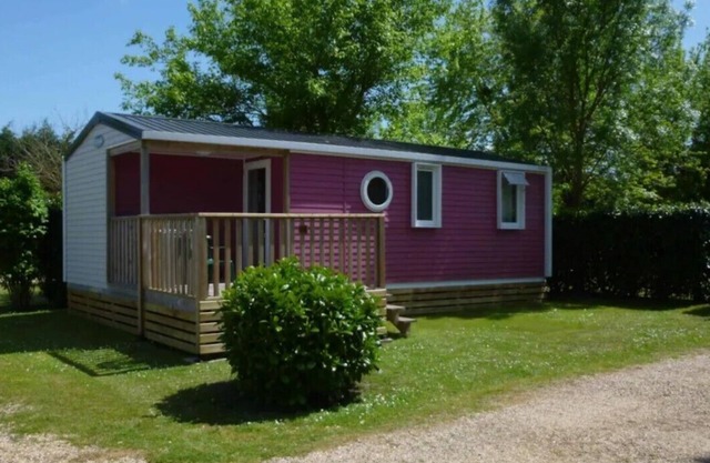 Mobile home 6 pers, on a 4 star campsite, with white sand lagoon