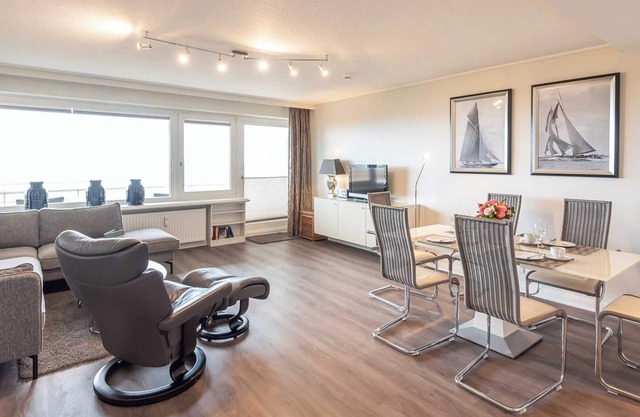 Modern 2 room apartment with sea view and approx.