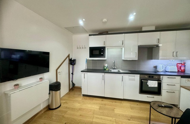 Apartamento-Moderno-Baño con ducha-Vista a la Calle