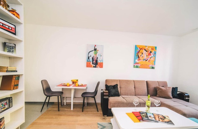 Modern 2bdr Apartment-cathedral View-best Location