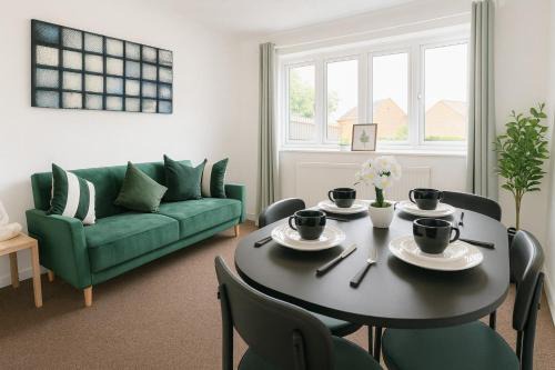 Modern 2BR Stay FREE WIFI FREE PARKING