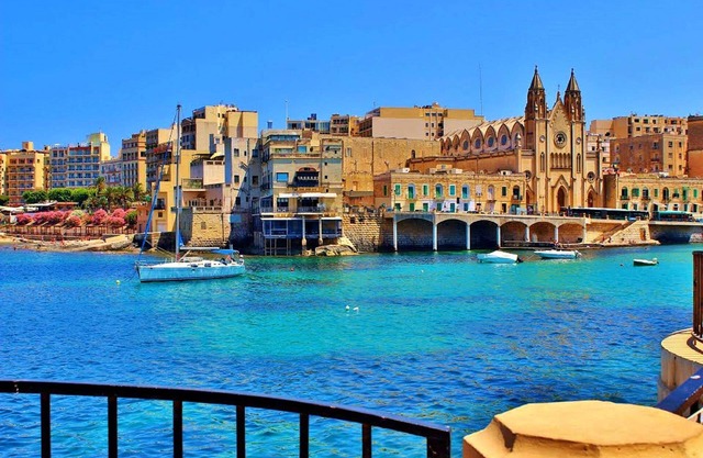 Modern 3BR Apartment in the Centre of Sliema