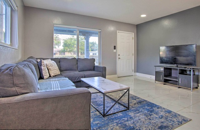 Modern 3BR Home with Spacious Yard, Near Beaches