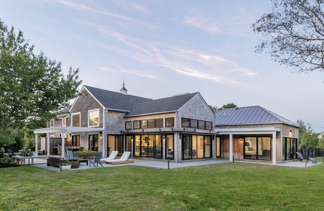 Casa perfecta de 5 dormitorios con gran privacidad / a pie del centro de Edgartown