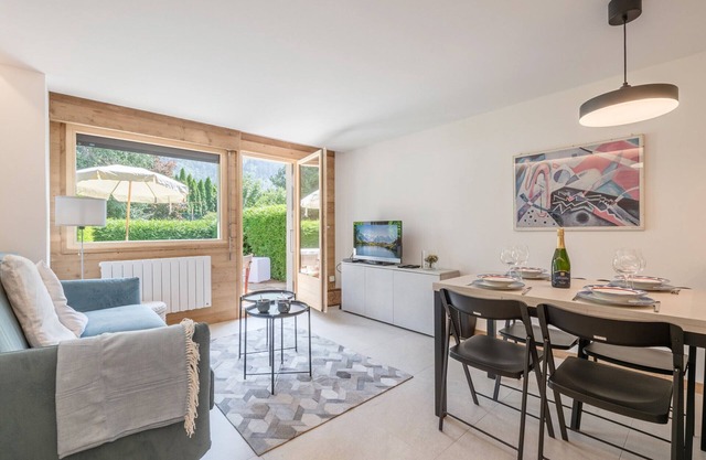 Apartamento moderno con terraza y aparcamiento