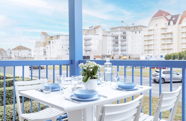 Modern apartment close to the beach with parking and garage included.