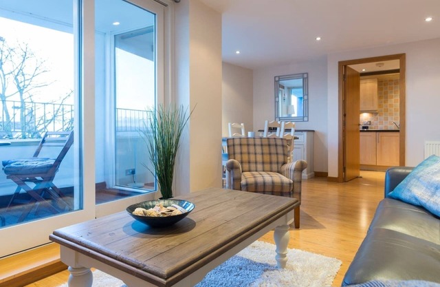 Apartamento moderno, increíbles vistas al puerto, wifi y estacionamiento