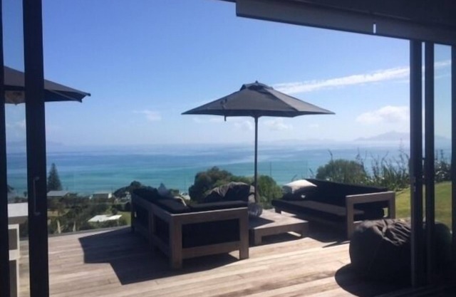 Moderna casa de playa con impresionantes vistas al mar